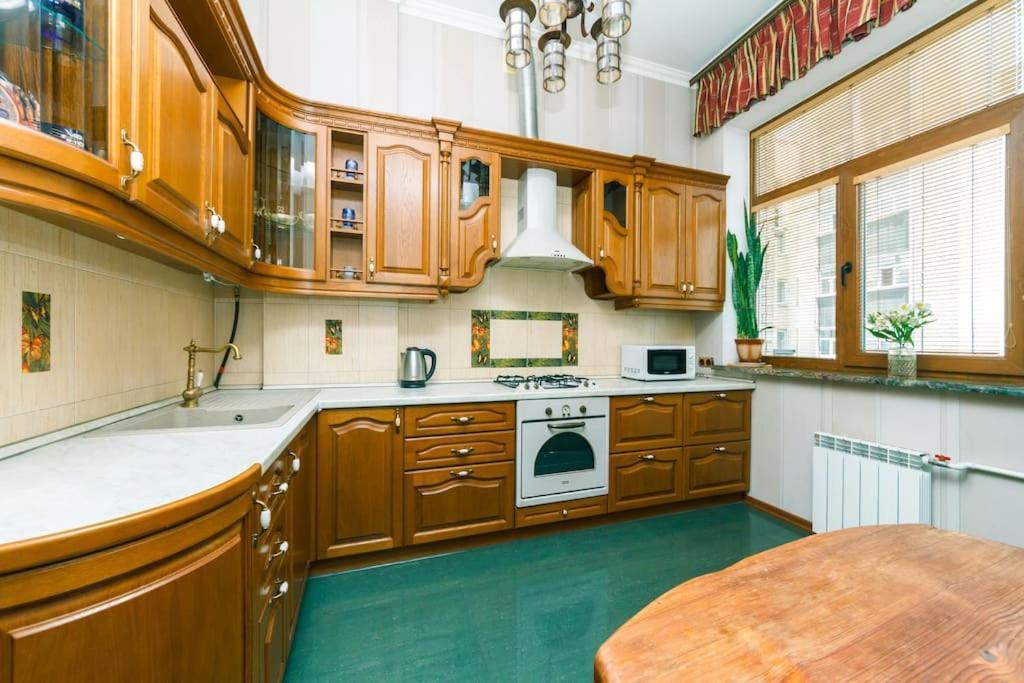 Apartment With View On Inpedendence Square Khreshchatyk Kiew Exterior foto