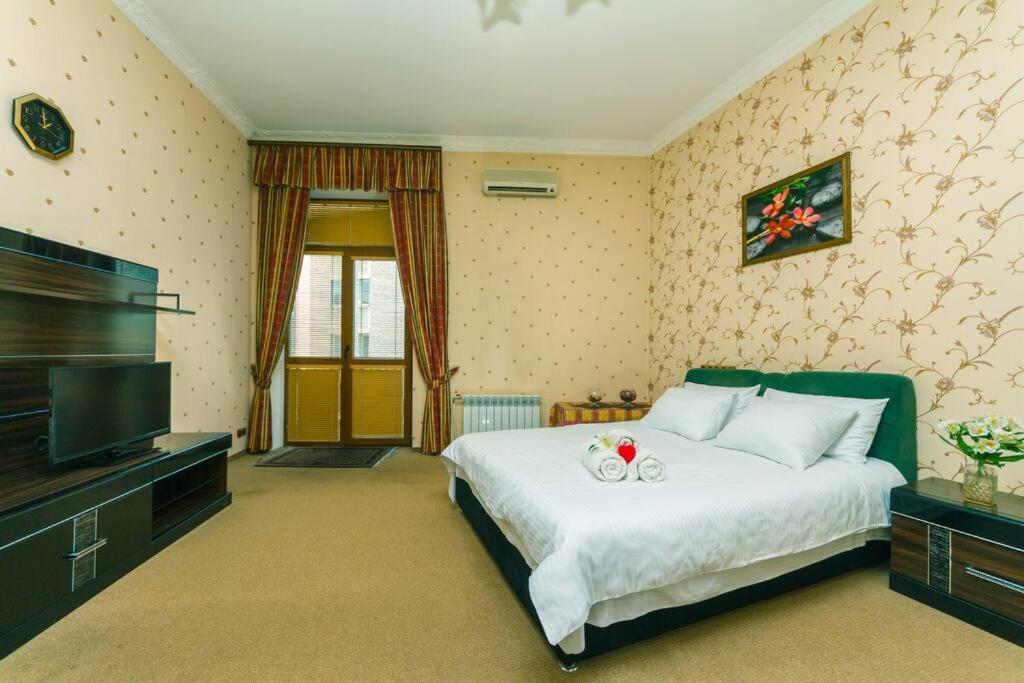 Apartment With View On Inpedendence Square Khreshchatyk Kiew Exterior foto